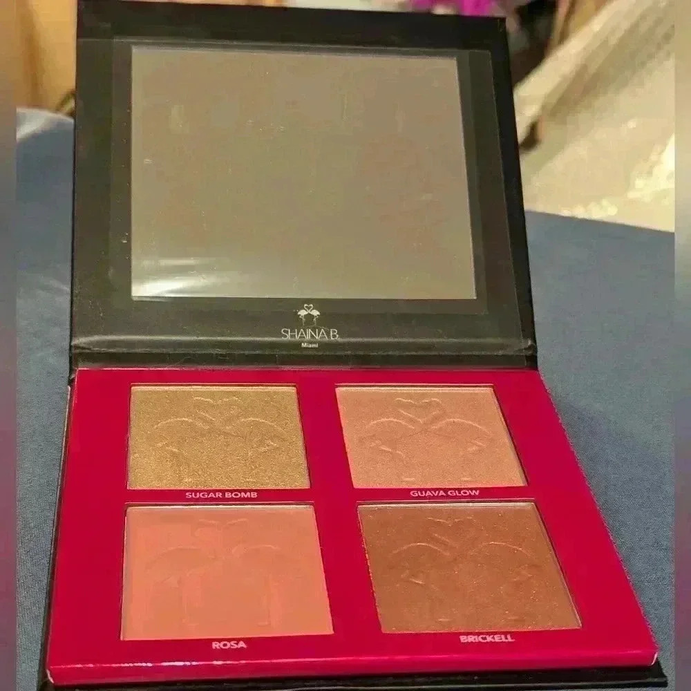 NWOT ShainaB Miami Blush & Highlighter Palette